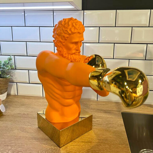 Busto naranja de Zeus boxeador en Kynda